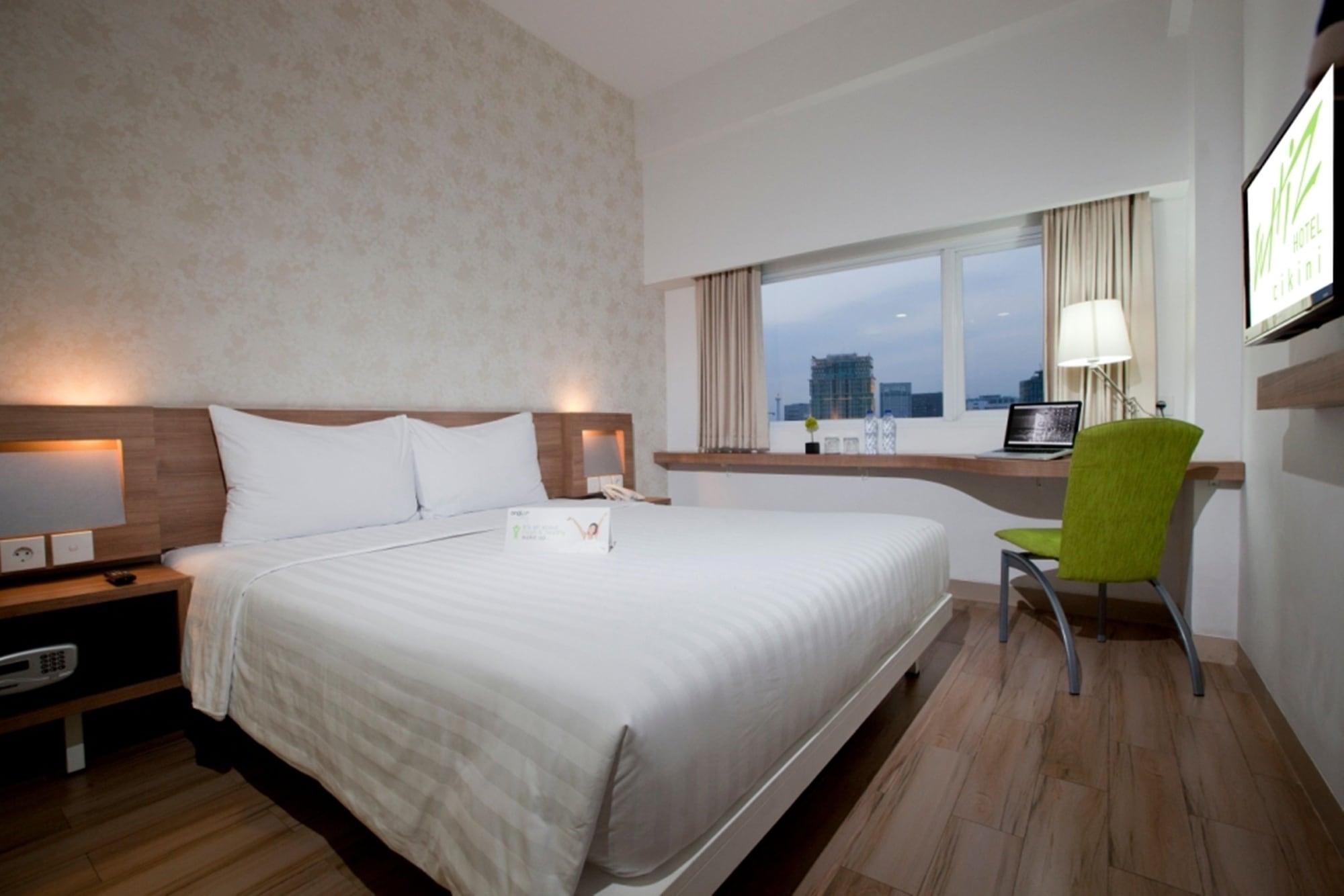 Whiz Hotel Cikini Giacarta Esterno foto