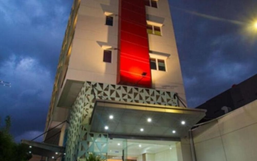 Whiz Hotel Cikini Giacarta Esterno foto