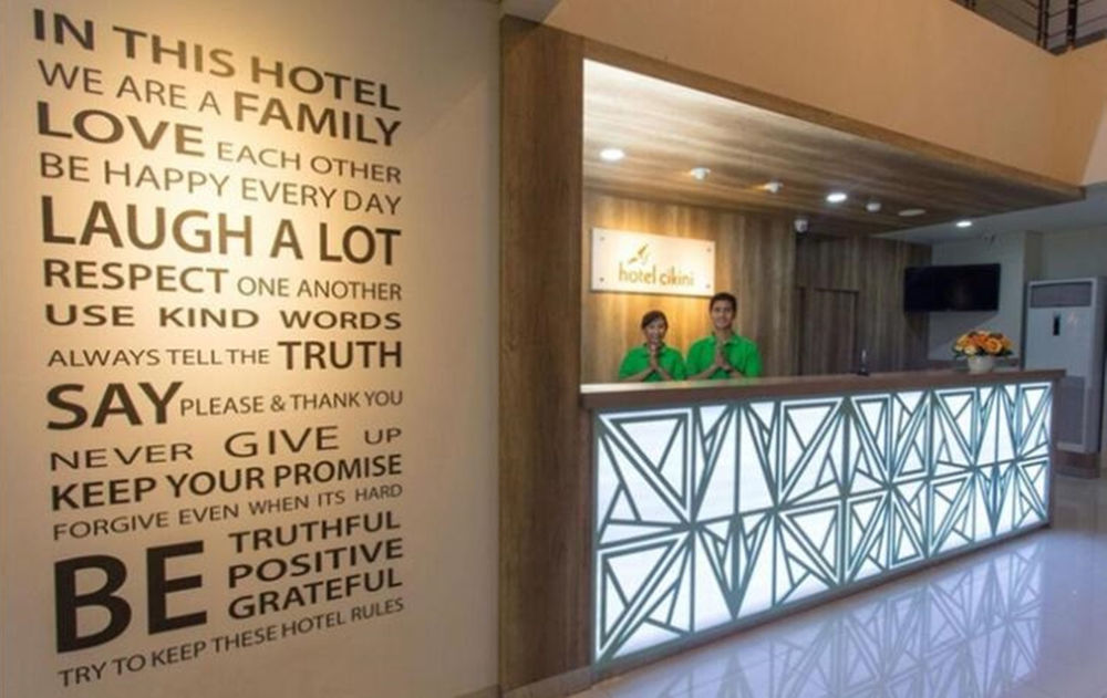 Whiz Hotel Cikini Giacarta Esterno foto