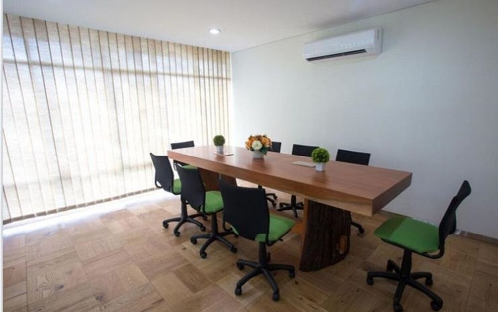 Whiz Hotel Cikini Giacarta Esterno foto