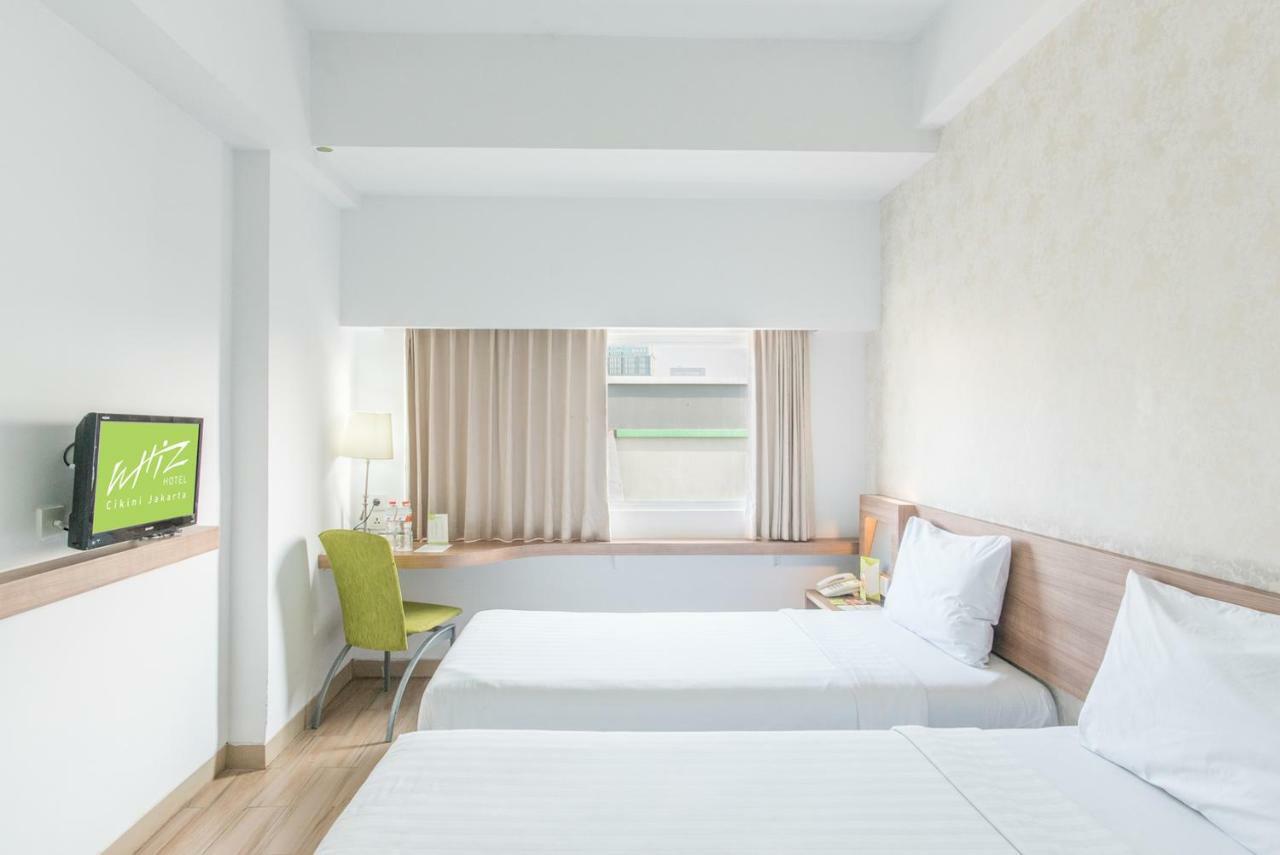 Whiz Hotel Cikini Giacarta Esterno foto